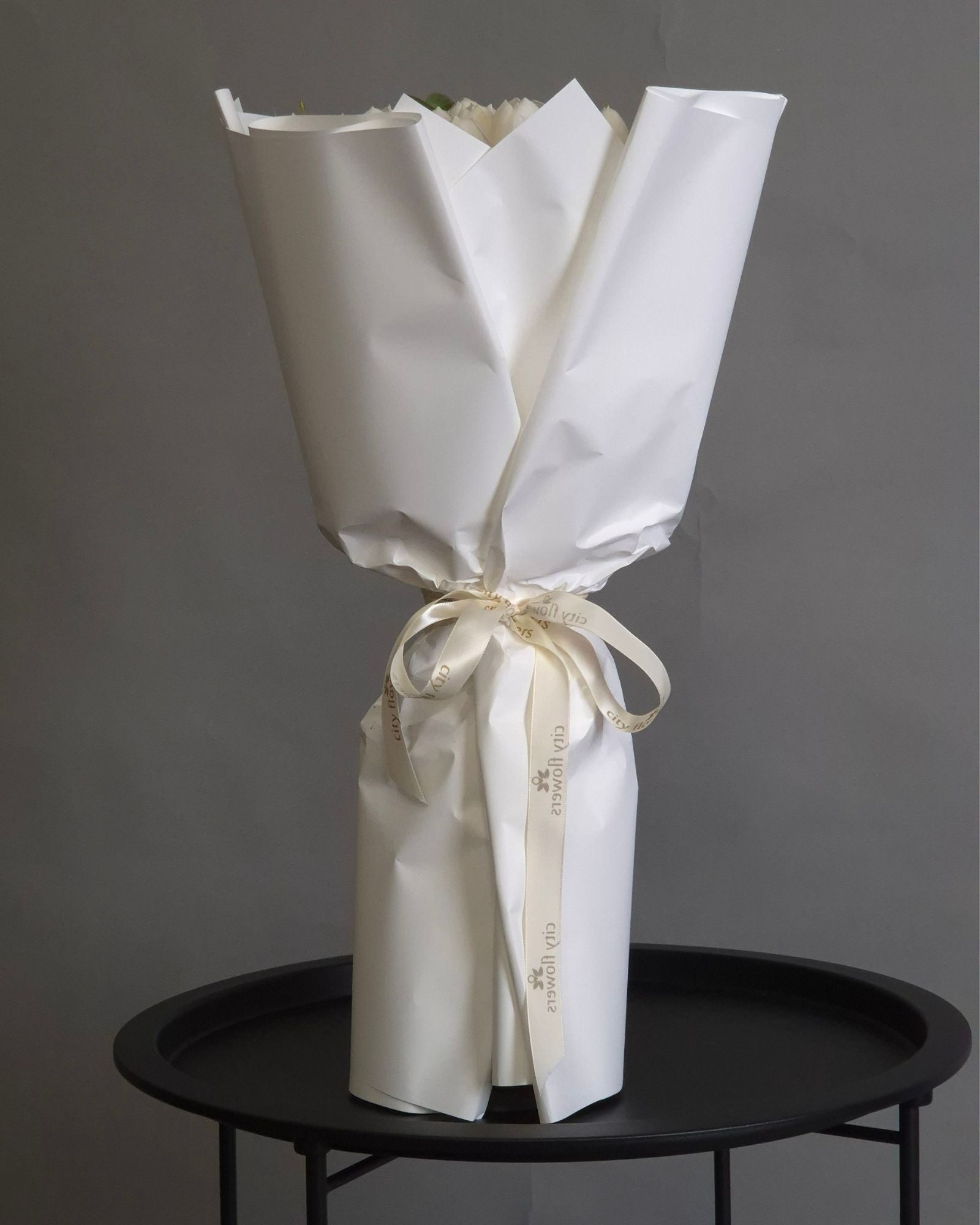 Buchet de flori 49 lalele albe