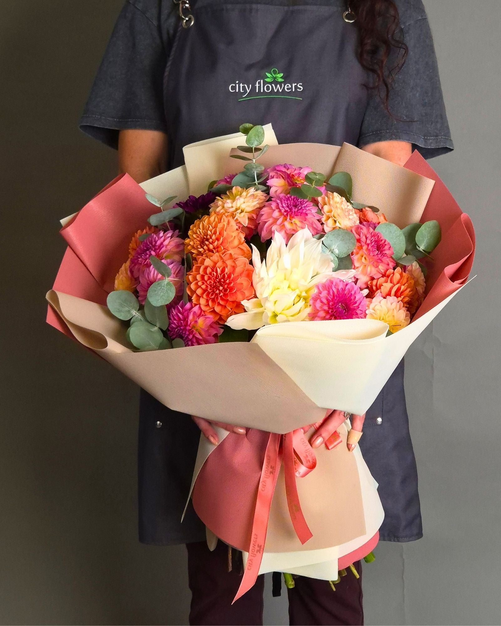Buchet de flori "Autumn Symphony" – 25 Dalii Mix