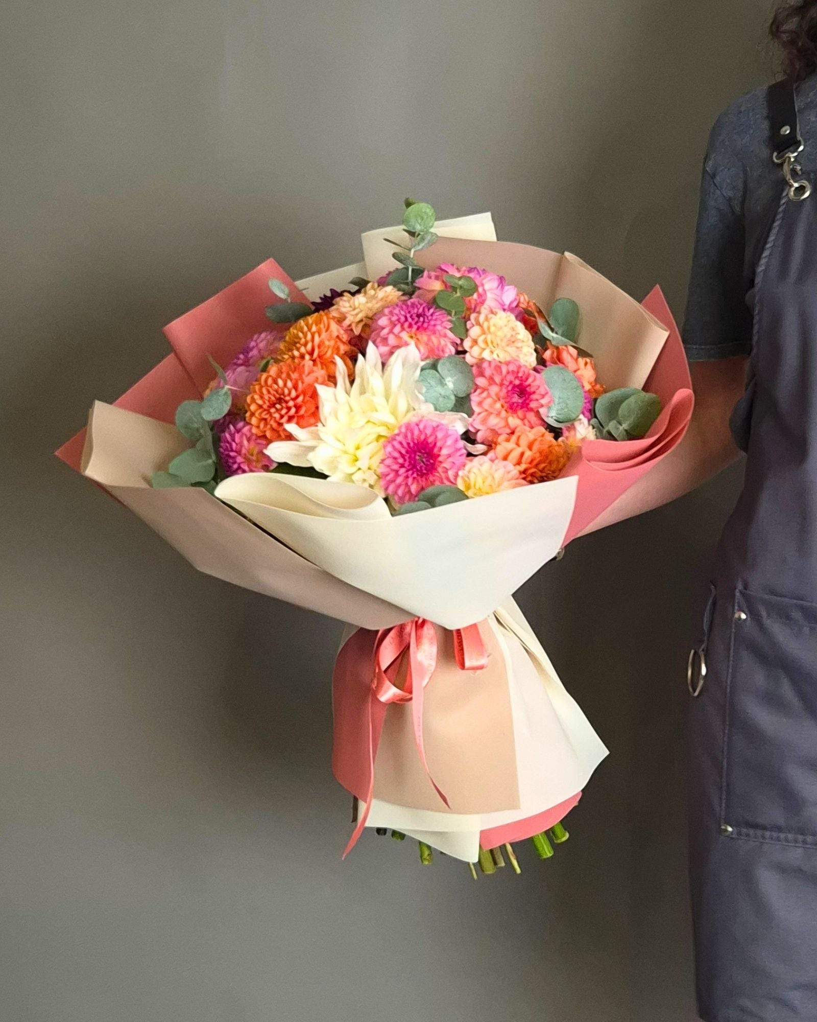 Buchet de flori "Autumn Symphony" – 25 Dalii Mix