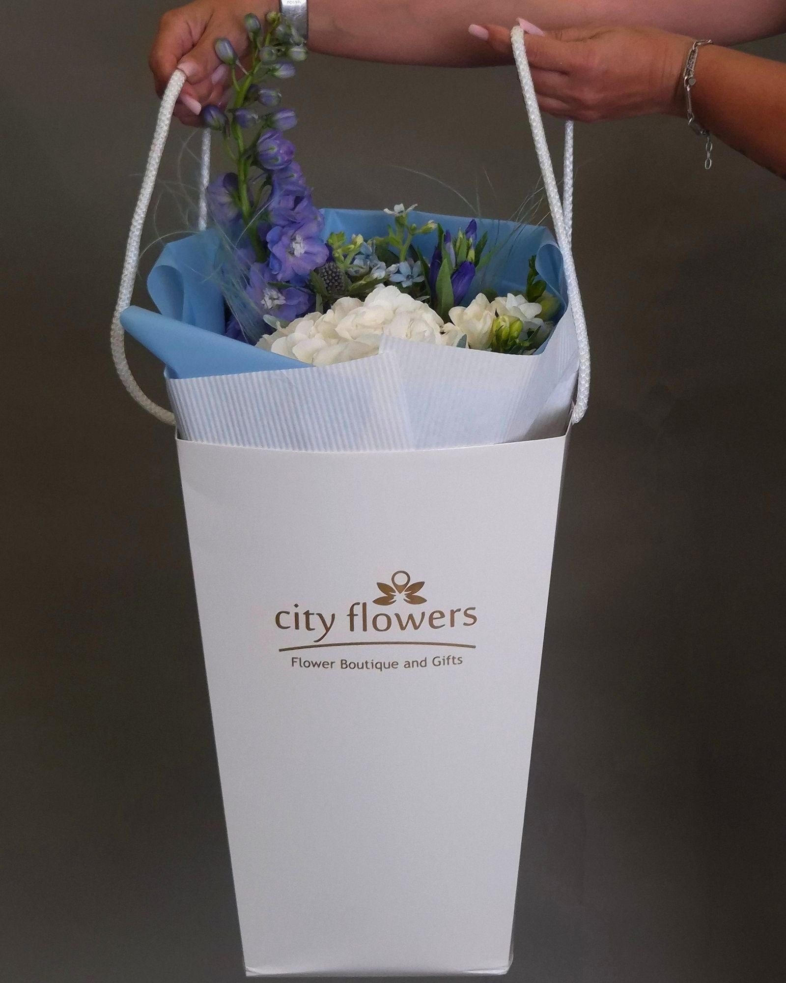 City Flowers Bag "Sky High" – Delphinium si Hortensie