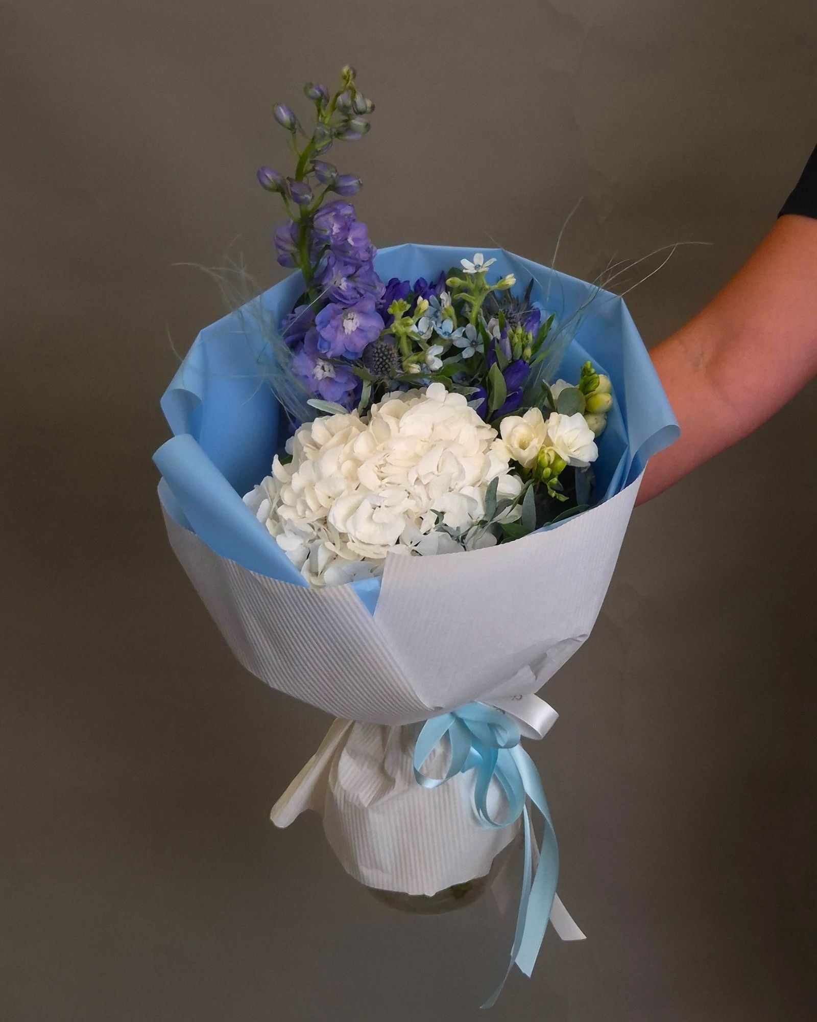 City Flowers Bag "Sky High" – Delphinium si Hortensie