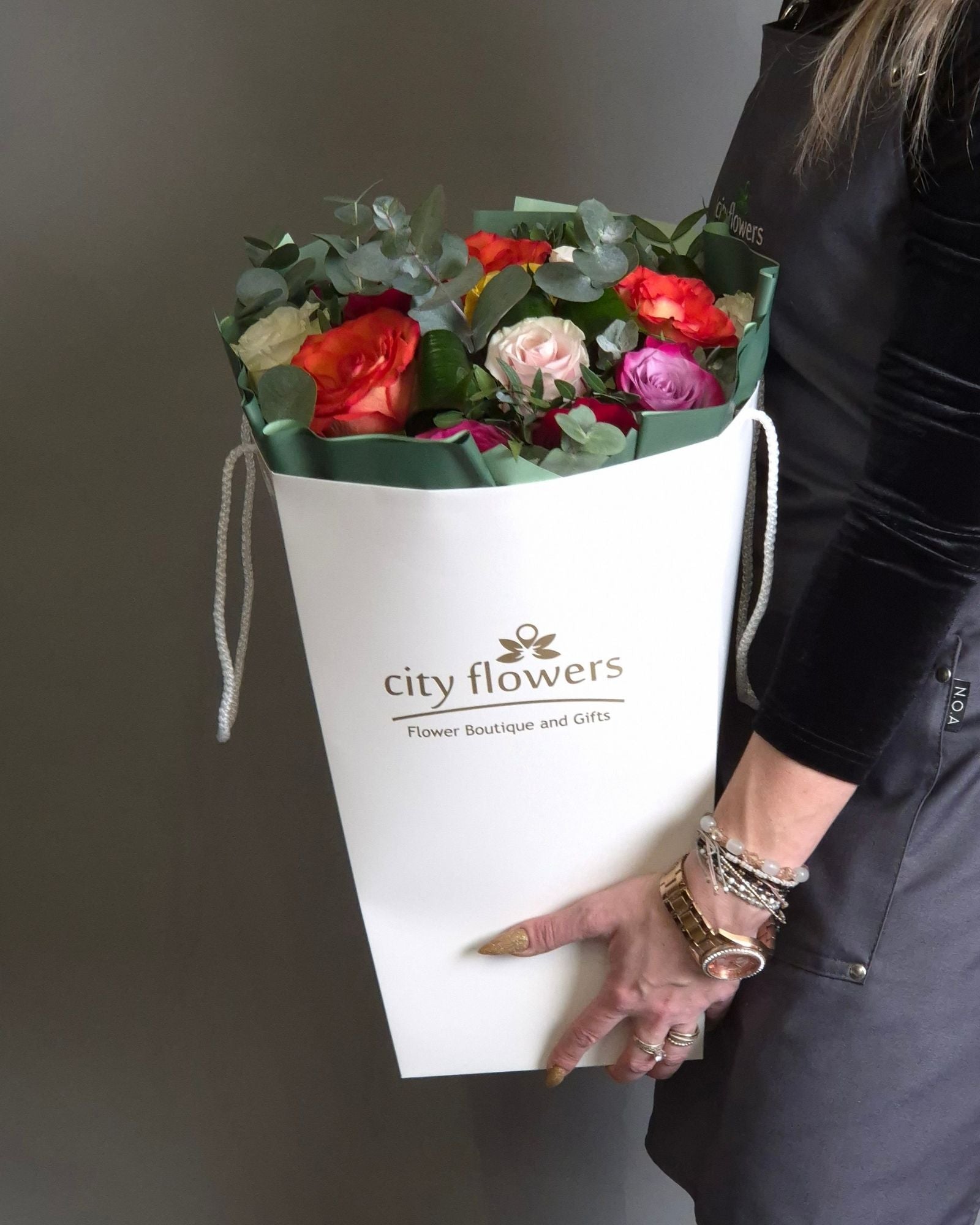 City Flowers Bag 15 trandafiri multicolori