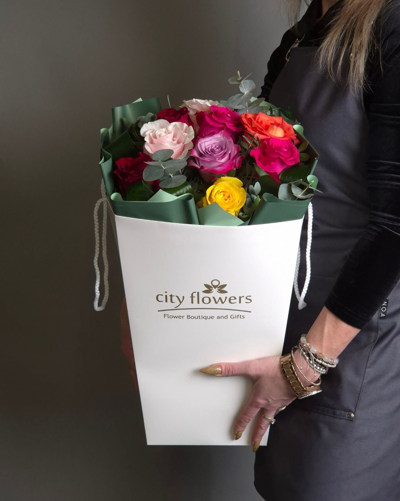City Flowers Bag 9 trandafiri multicolori