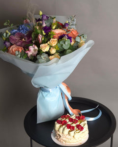 Pachet "Sweet Contrast" - Buchet & Tort Bezea 500 gr