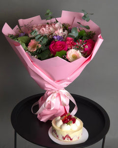 "Sweet Delight" Package - Bouquet & Meringue Cake 500g