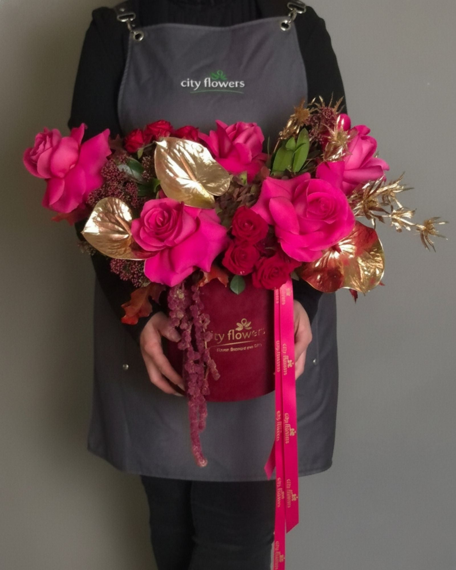 Aranjament Floral in Cutie Eleganta cu Anthurium si Pink Floyd