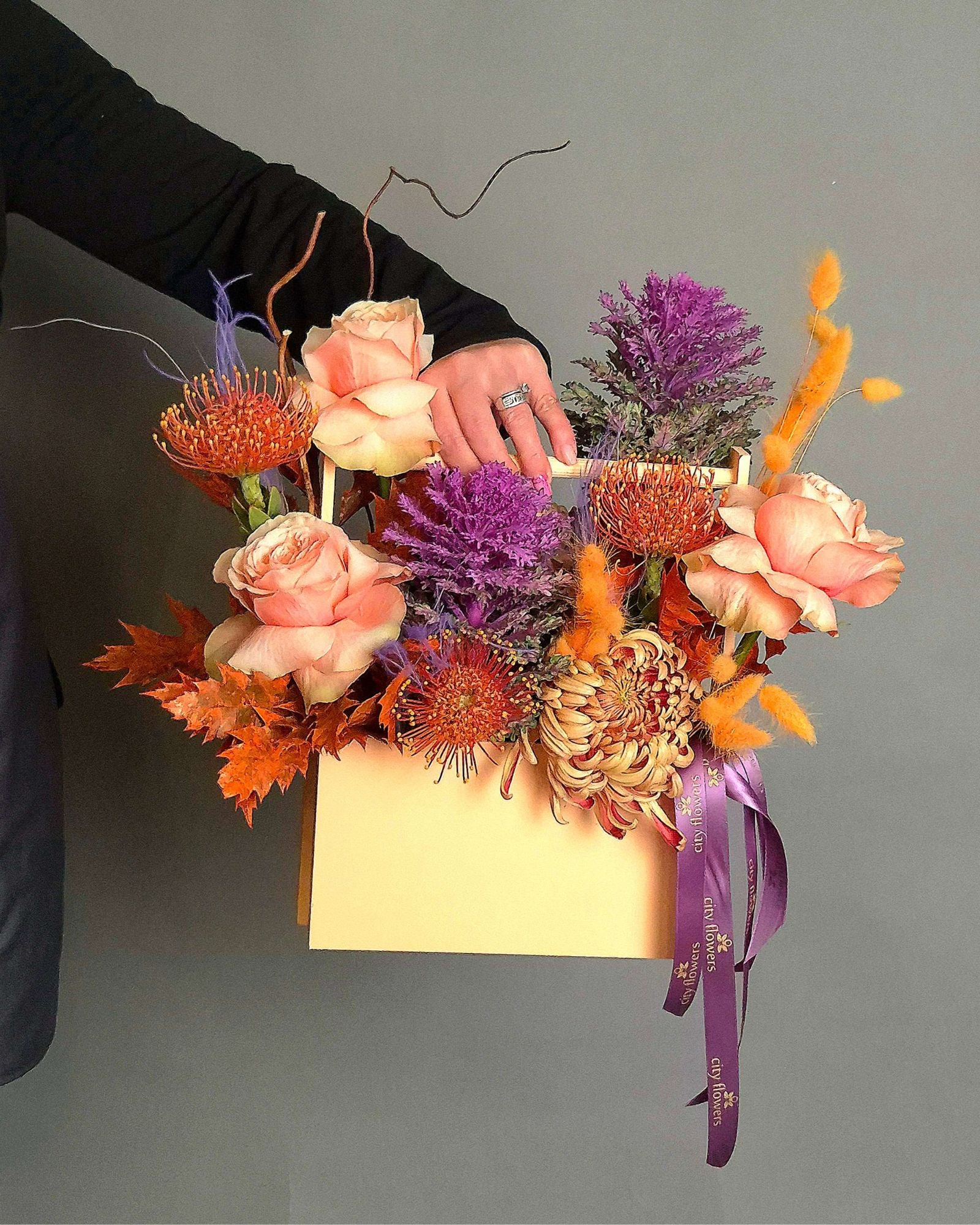 Aranjament Floral "Ladita Colorata de Toamna"